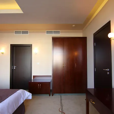 The Vineyards Boutique & 4* Ахелой