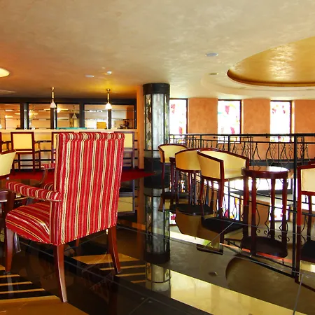 Хотел The Vineyards Boutique & Ахелой